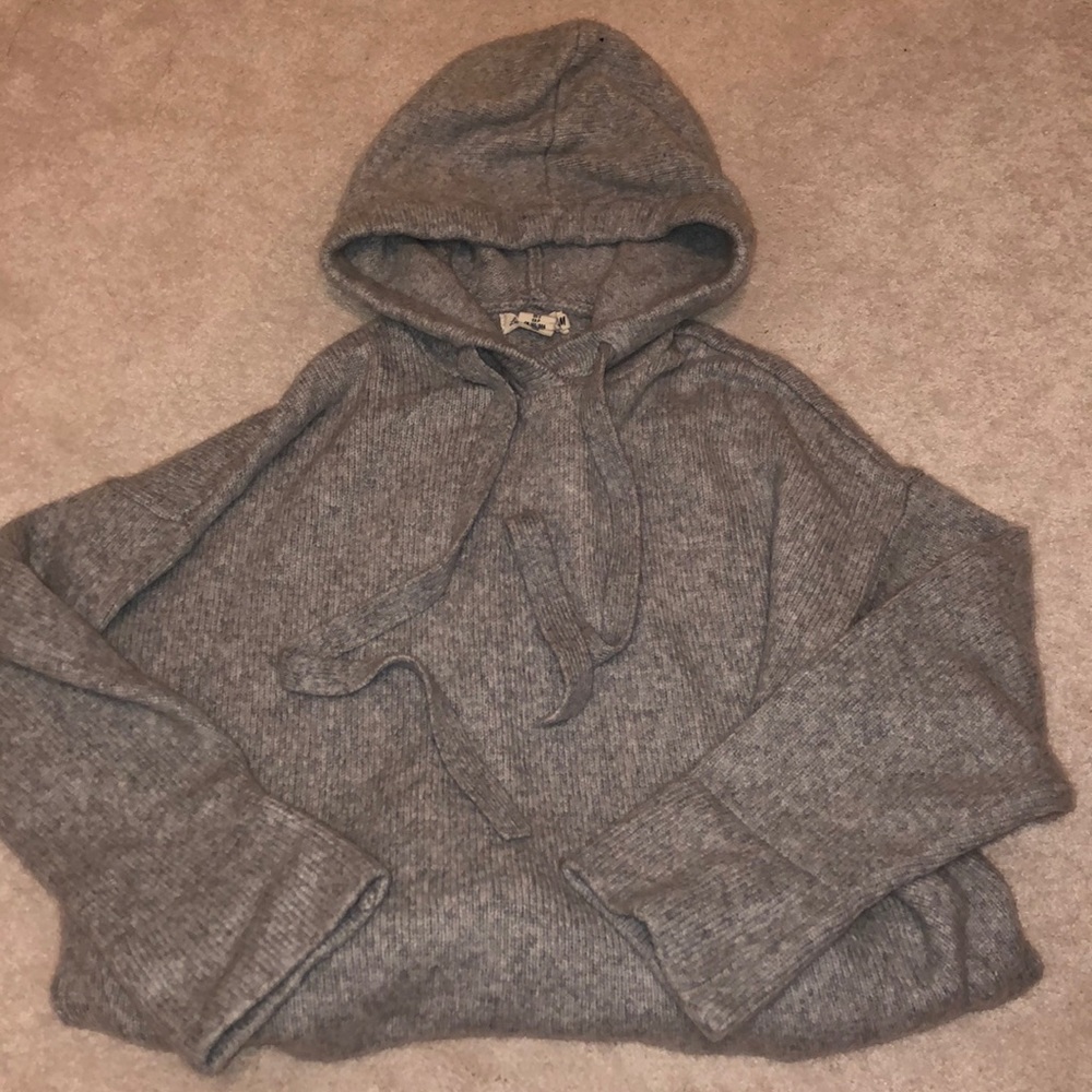 grey knit hoodie